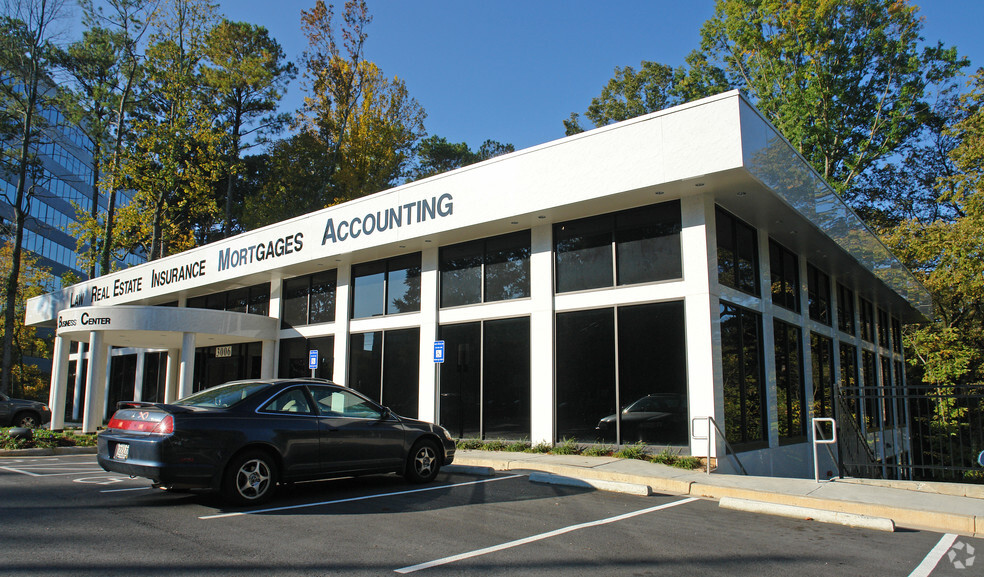 3006 Clairmont Rd, Atlanta, GA for lease - Primary Photo - Image 1 of 6