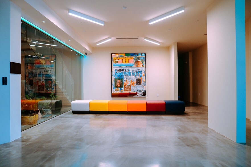 8729 Aviation Blvd, Inglewood, CA for sale - Interior Photo - Image 3 of 10