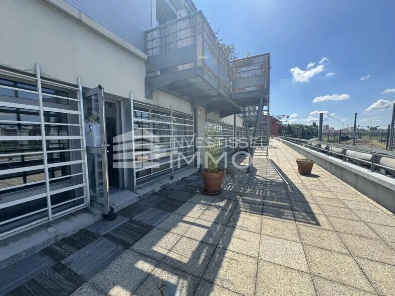 Office in Ivry-sur-Seine for lease - Building Photo - Image 1 of 9