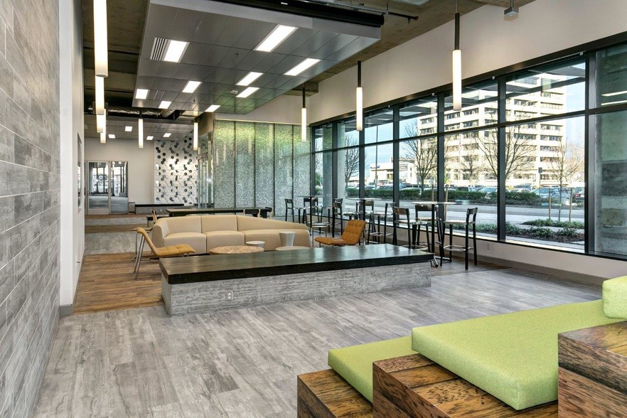 1101 Westlake Ave N, Seattle, WA for sale - Lobby - Image 2 of 10