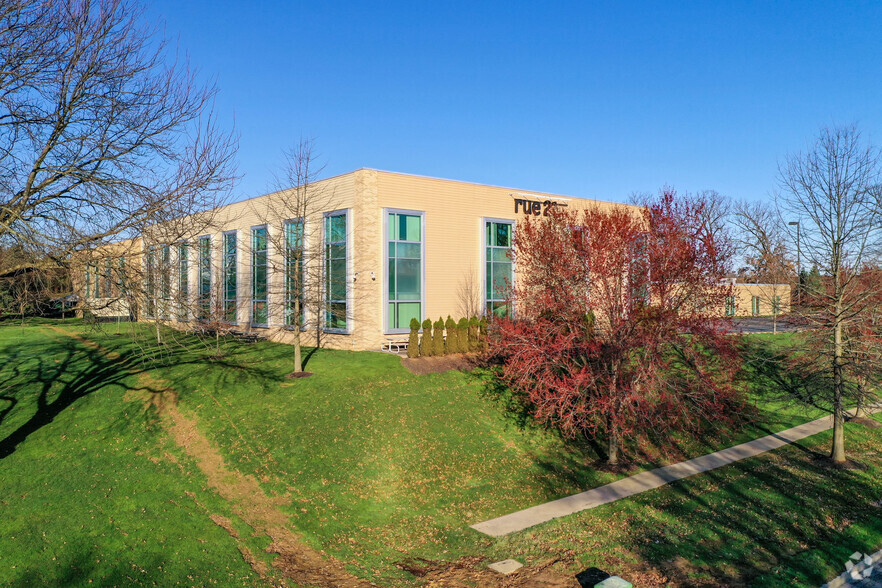 800 Commonwealth Dr, Warrendale, PA for lease - Building Photo - Image 2 of 5