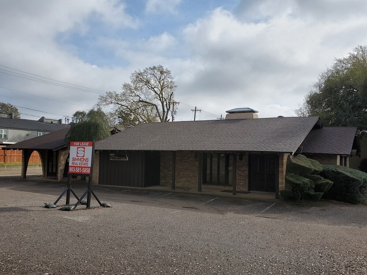 3930 Old Bullard Rd, Tyler, TX 75701