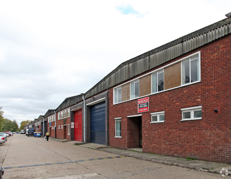 Osier Way, Aylesbury for lease - Primary Photo - Image 1 of 3