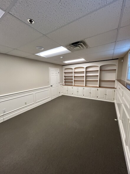 1290 Worcester Rd, Framingham, MA for lease - Interior Photo - Image 3 of 6