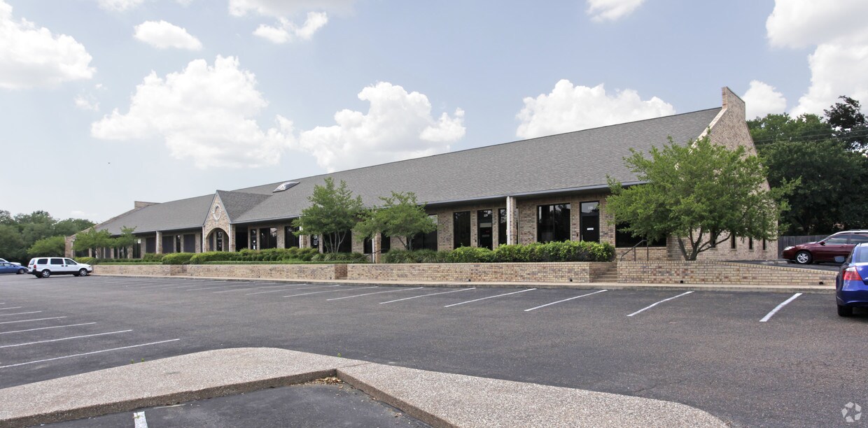 2027 S 61st St, Temple, TX 76504 Temple Office Park
