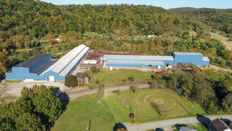 326 1st Ave, Hyde Park, PA for sale - Building Photo - Image 1 of 1