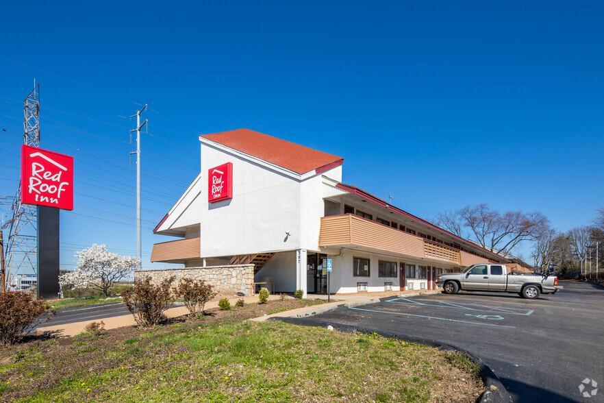 307 Dunn Rd, Florissant, MO for sale - Primary Photo - Image 1 of 4