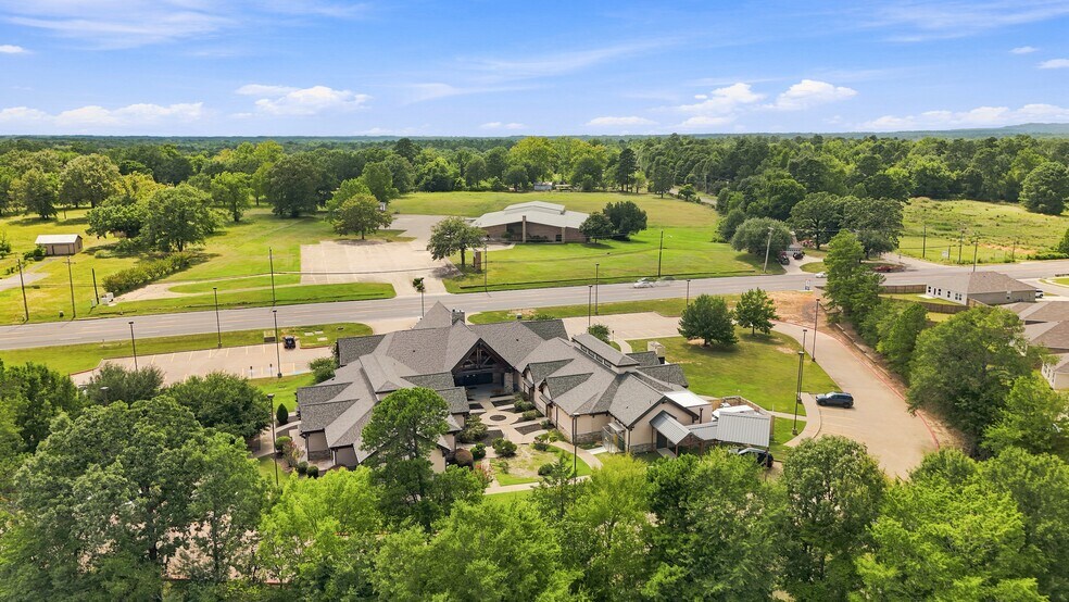5016 Gilmer Rd, Longview, TX for sale - Building Photo - Image 3 of 4