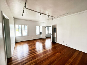 7912-7918 Melrose Ave, Los Angeles, CA for lease Interior Photo- Image 1 of 3