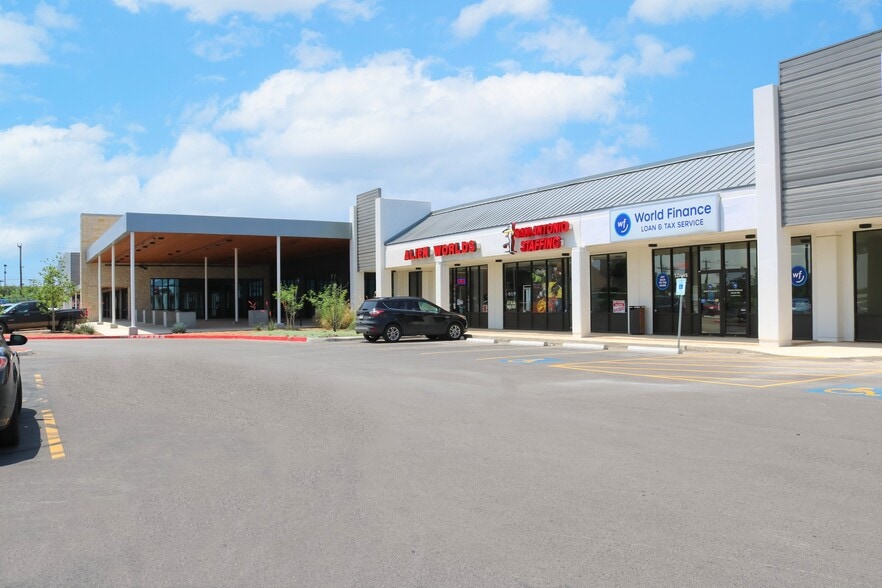 Westlakes Landing Center portfolio of 3 properties for sale on LoopNet.com - Building Photo - Image 2 of 7