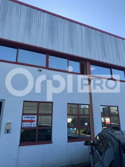 Flex in Pessac for lease - Building Photo - Image 1 of 10