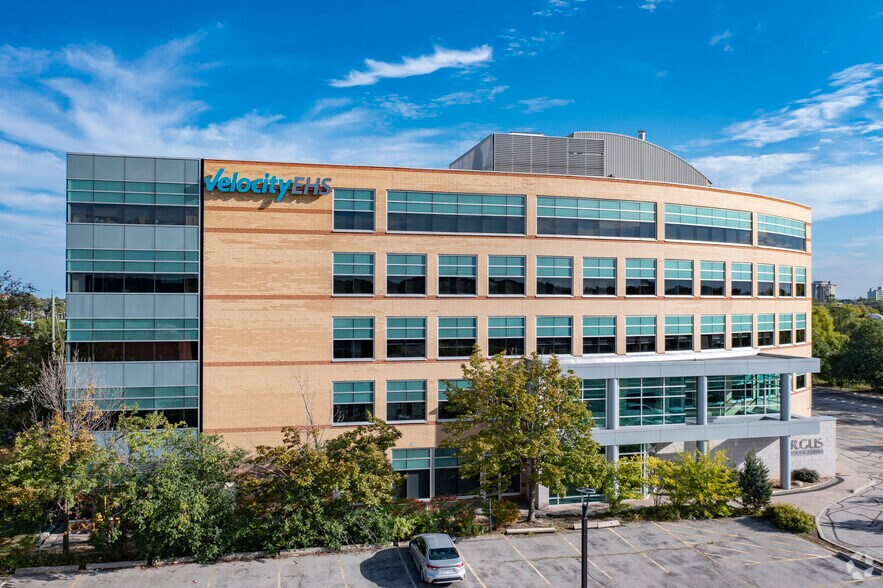 586 Argus Rd, Oakville, ON for lease - Building Photo - Image 2 of 5