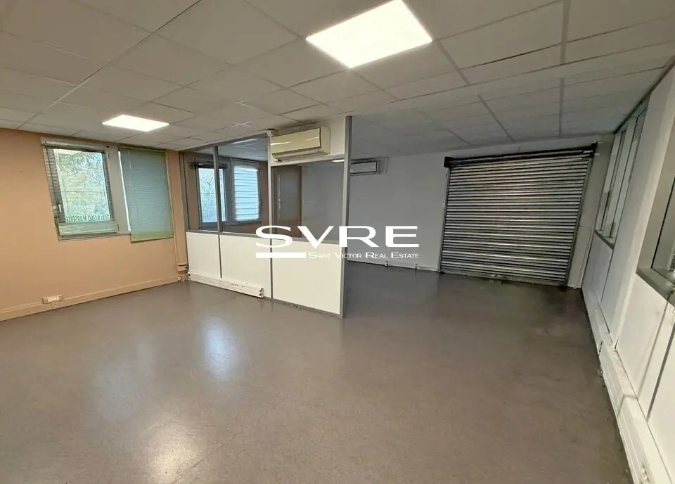 Office in Marseille for lease Interior Photo- Image 1 of 18