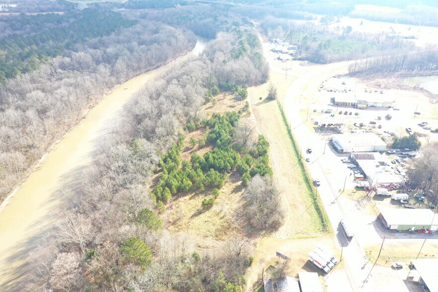 622 E Commerce St, Aberdeen, MS 39730