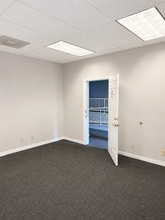 9568 Kings Charter Dr, Ashland, VA for lease Interior Photo- Image 2 of 4