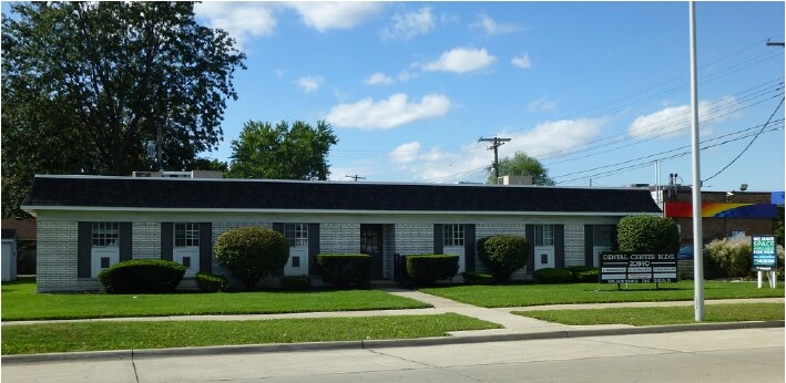 20840 Vernier Rd, Harper Woods, MI for sale Primary Photo- Image 1 of 1