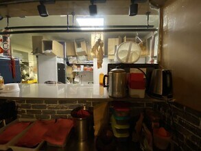 Retail in Barcelona, Barcelona for lease Interior Photo- Image 2 of 5