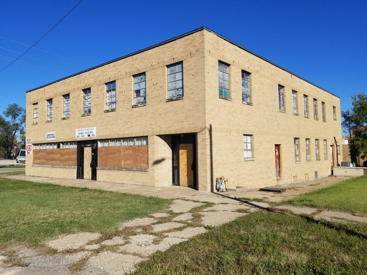 500 SW Harrison St, Topeka, KS 66603 | LoopNet