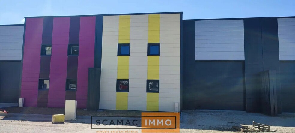 Flex in Brières-les-Scellés for sale - Building Photo - Image 2 of 4