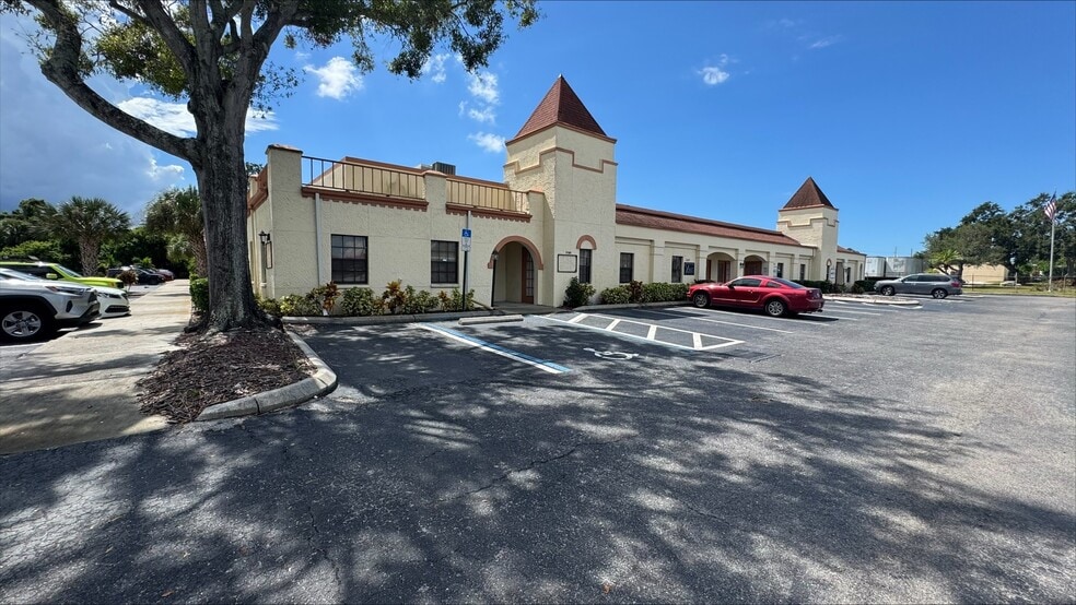 2189 Logan St, Clearwater, FL for lease - Building Photo - Image 1 of 22