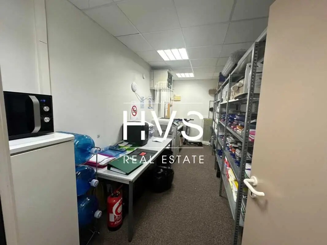 Office in Aix-en-Provence for lease Interior Photo- Image 1 of 5