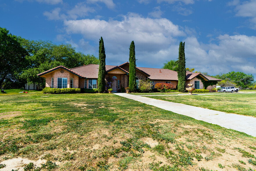 16367 Jackson Ave, Lemoore, CA for sale - Primary Photo - Image 1 of 1