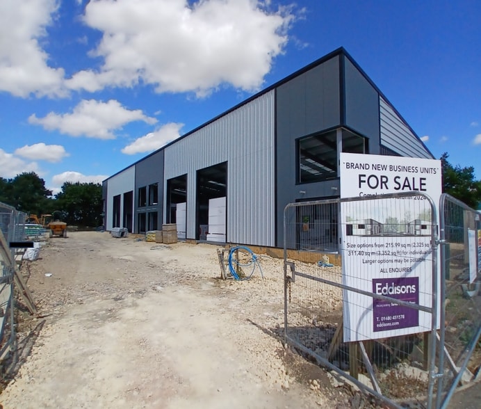 Stocks Bridge Way, St Ives for lease - Building Photo - Image 1 of 13