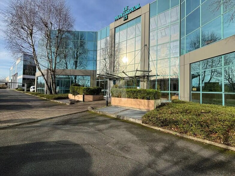 Office in Villebon-sur-Yvette for lease - Building Photo - Image 1 of 10