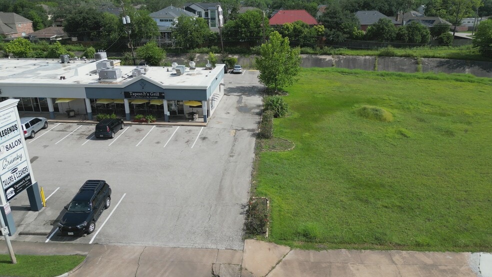 4520-4534 Beechnut St, Houston, TX for lease - Commercial Listing Video - Image 2 of 7