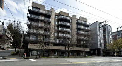 1550 Eastlake Ave E, Seattle, WA for lease Building Photo- Image 1 of 2