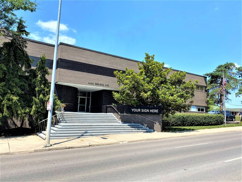 4420 Madison Ave, Kansas City, MO for lease - Building Photo - Image 2 of 5