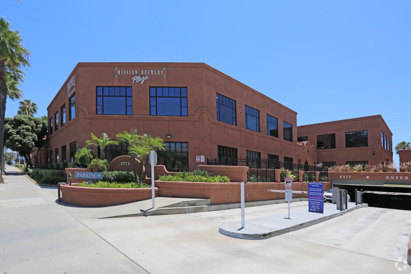 1775 Hancock St, San Diego, CA 92110 Mission Brewery Plaza