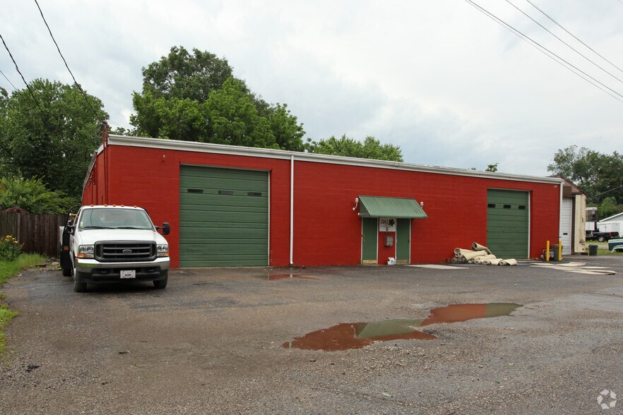102 Bell Ave, Clarksville, IN for sale - Building Photo - Image 1 of 1