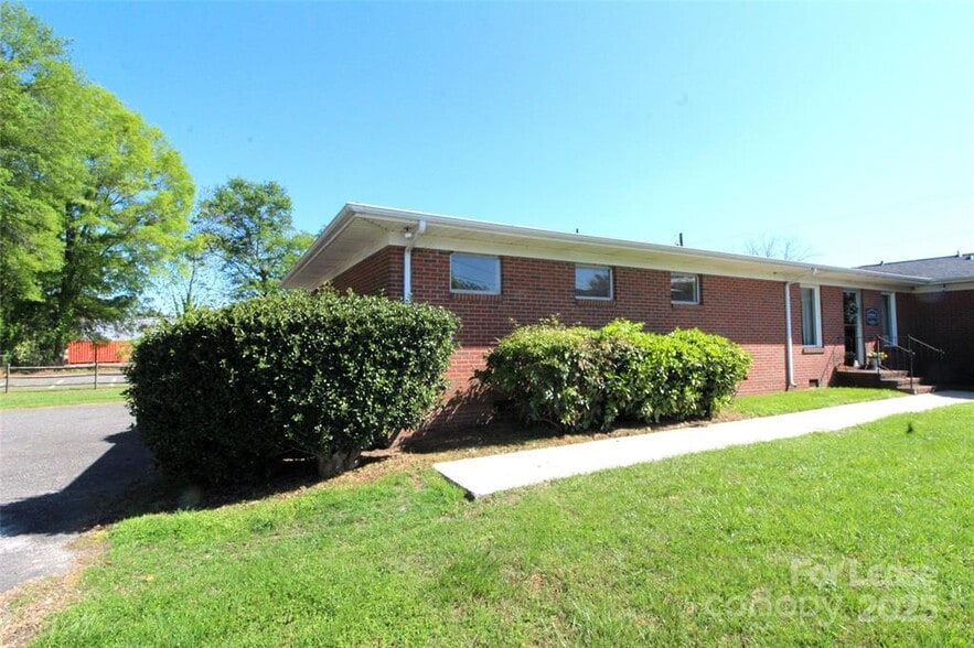 206 Church St, Clover, SC for lease - Primary Photo - Image 1 of 1
