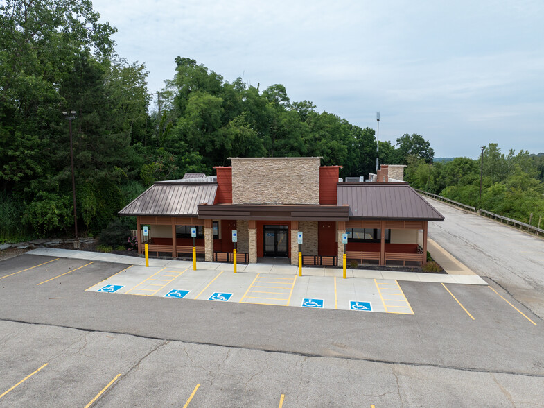 110 Montrose West Ave, Akron, OH for lease - Building Photo - Image 3 of 6