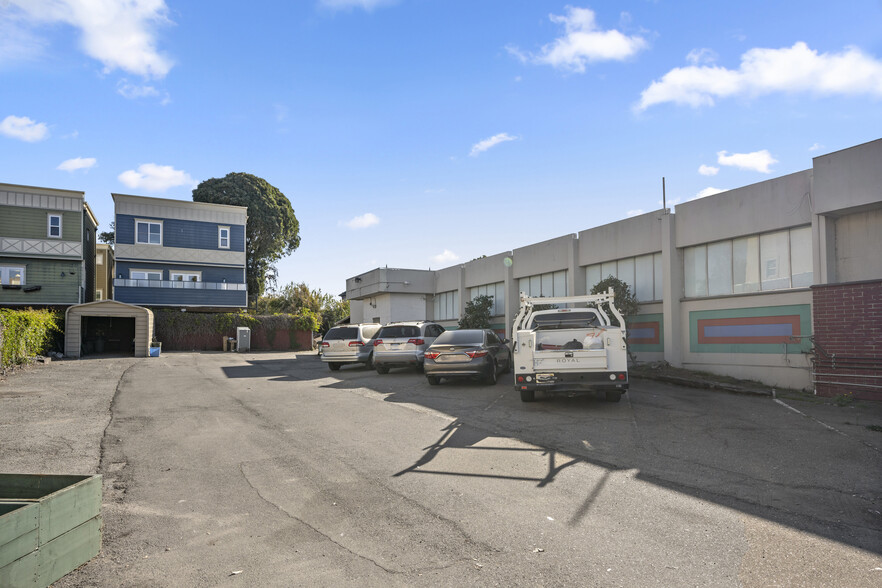 5920 San Pablo Ave, Oakland, CA for lease - Building Photo - Image 2 of 3