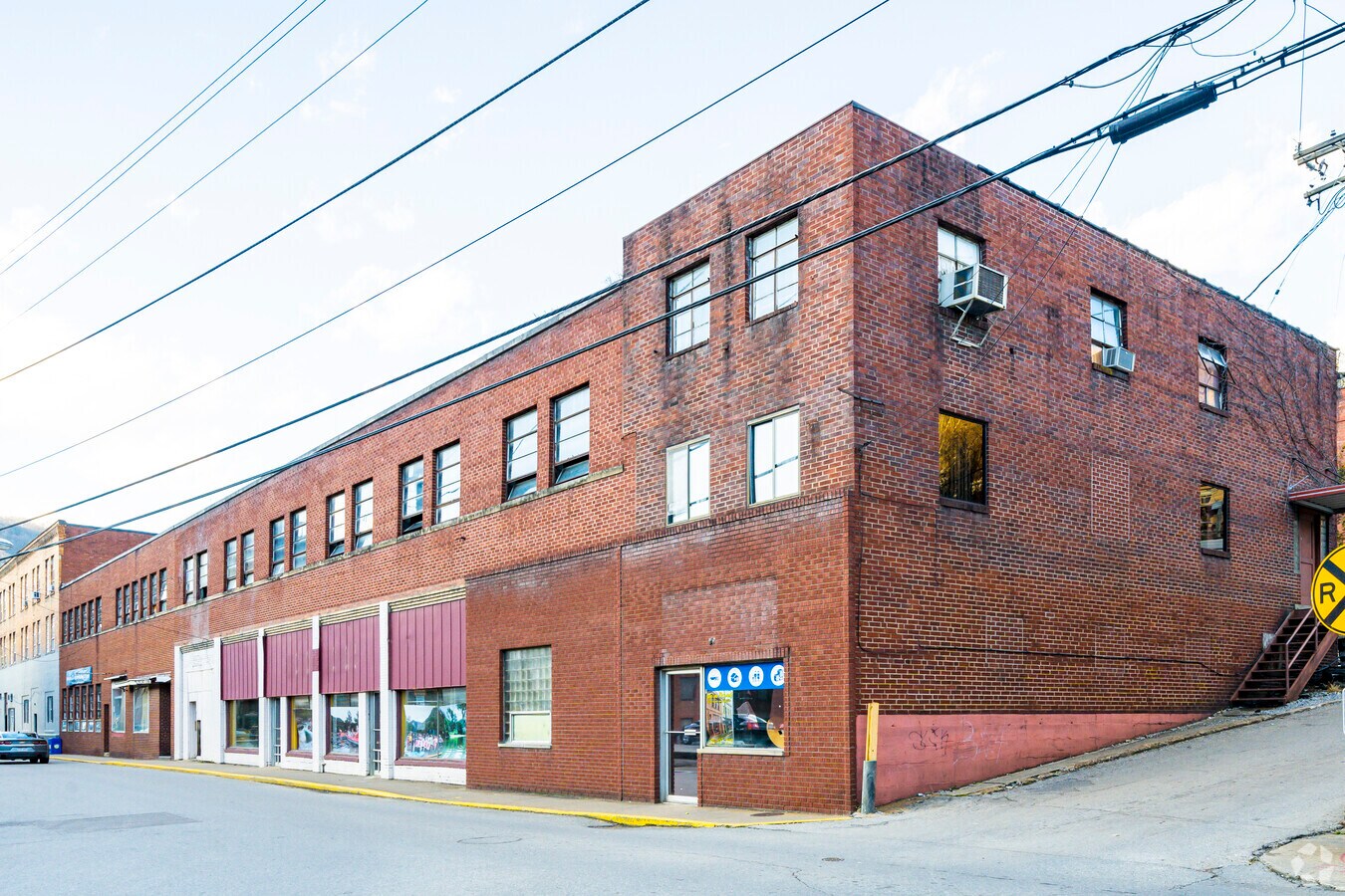 103 Charles St, Logan, WV 25601