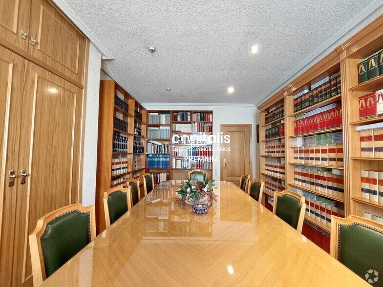 Office in Madrid, Madrid for lease - Interior Photo - Image 1 of 1
