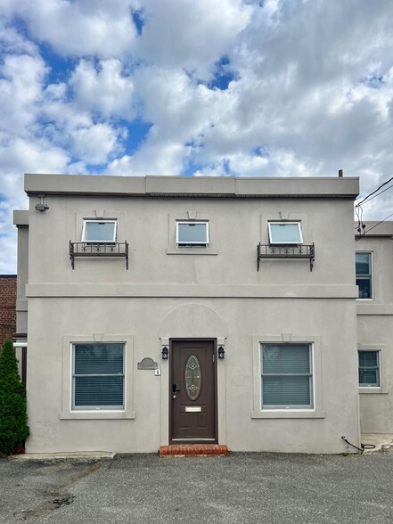 70 Carman Ave, Cedarhurst, NY for sale - Building Photo - Image 2 of 14