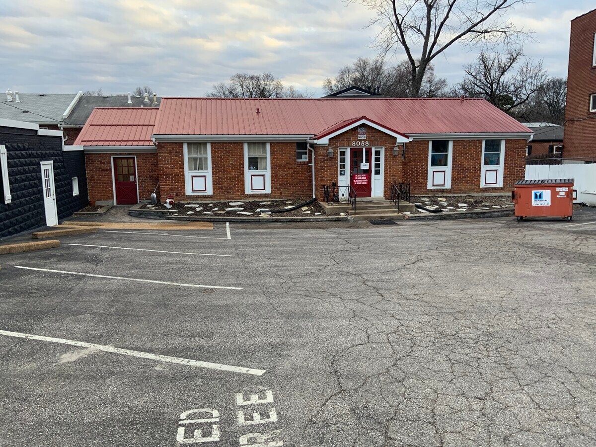8088 Watson Rd, Saint Louis, MO 63119