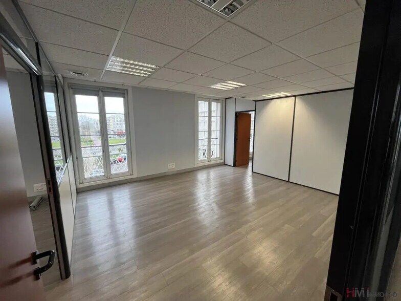 Office in Le Havre for lease - Interior Photo - Image 3 of 9