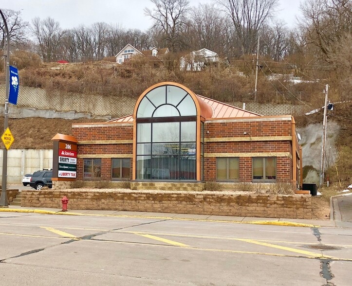 206 2nd St, Hudson, WI for lease - Building Photo - Image 2 of 3