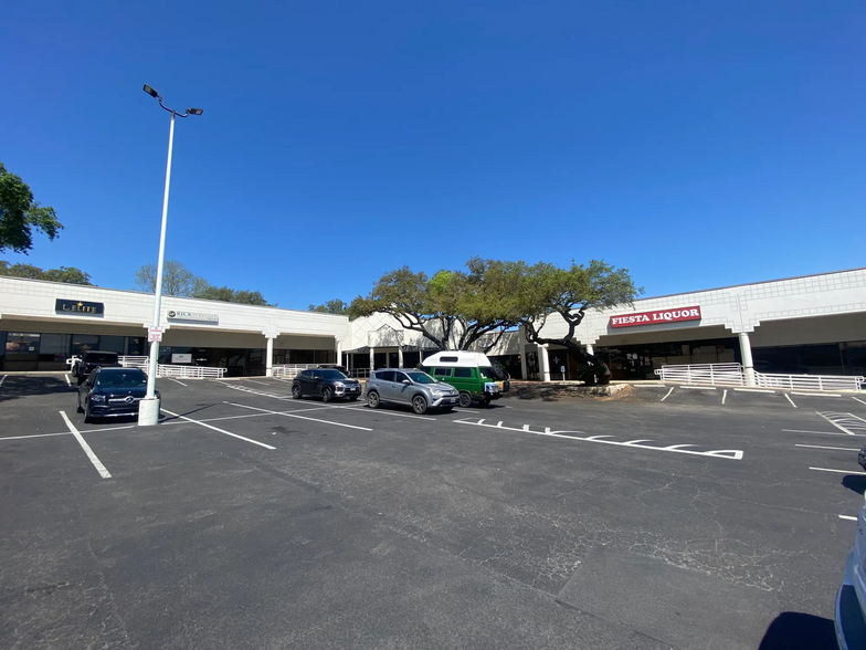 14415 Blanco Rd, San Antonio, TX for lease - Building Photo - Image 1 of 14