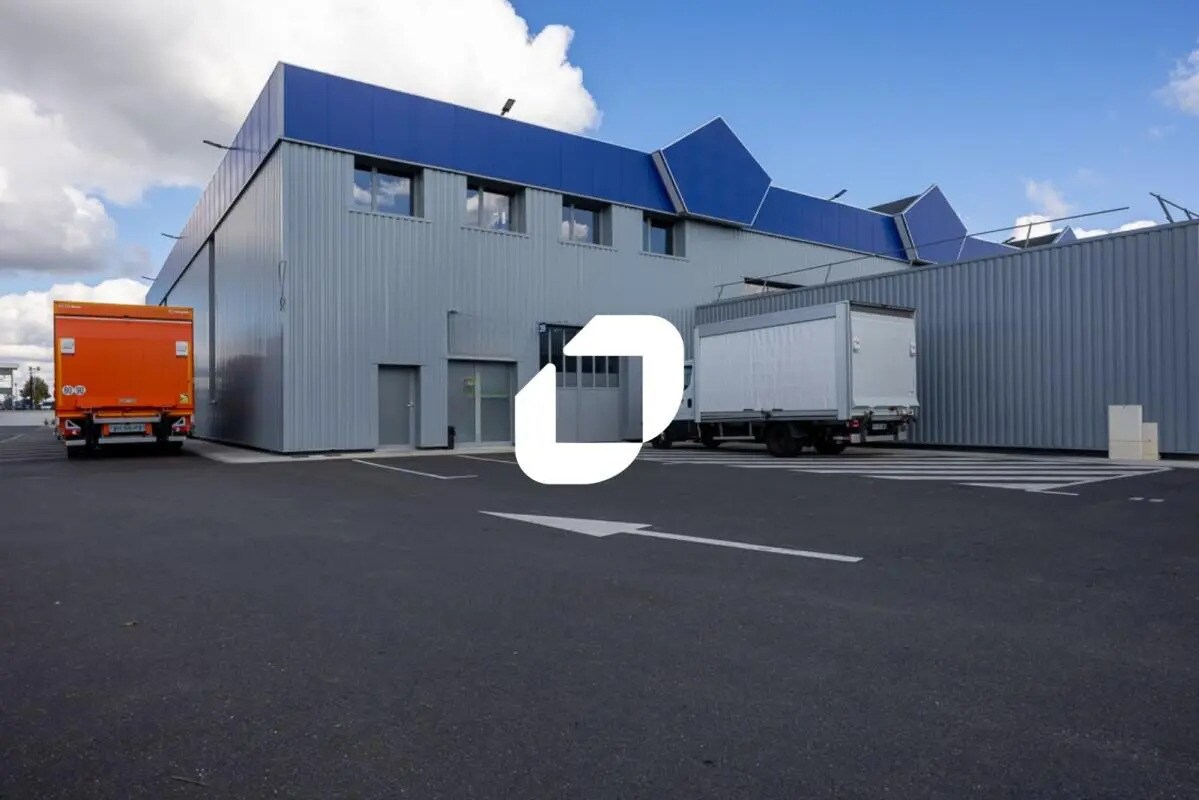 Office in Vaux-le-Pénil for lease Building Photo- Image 1 of 22