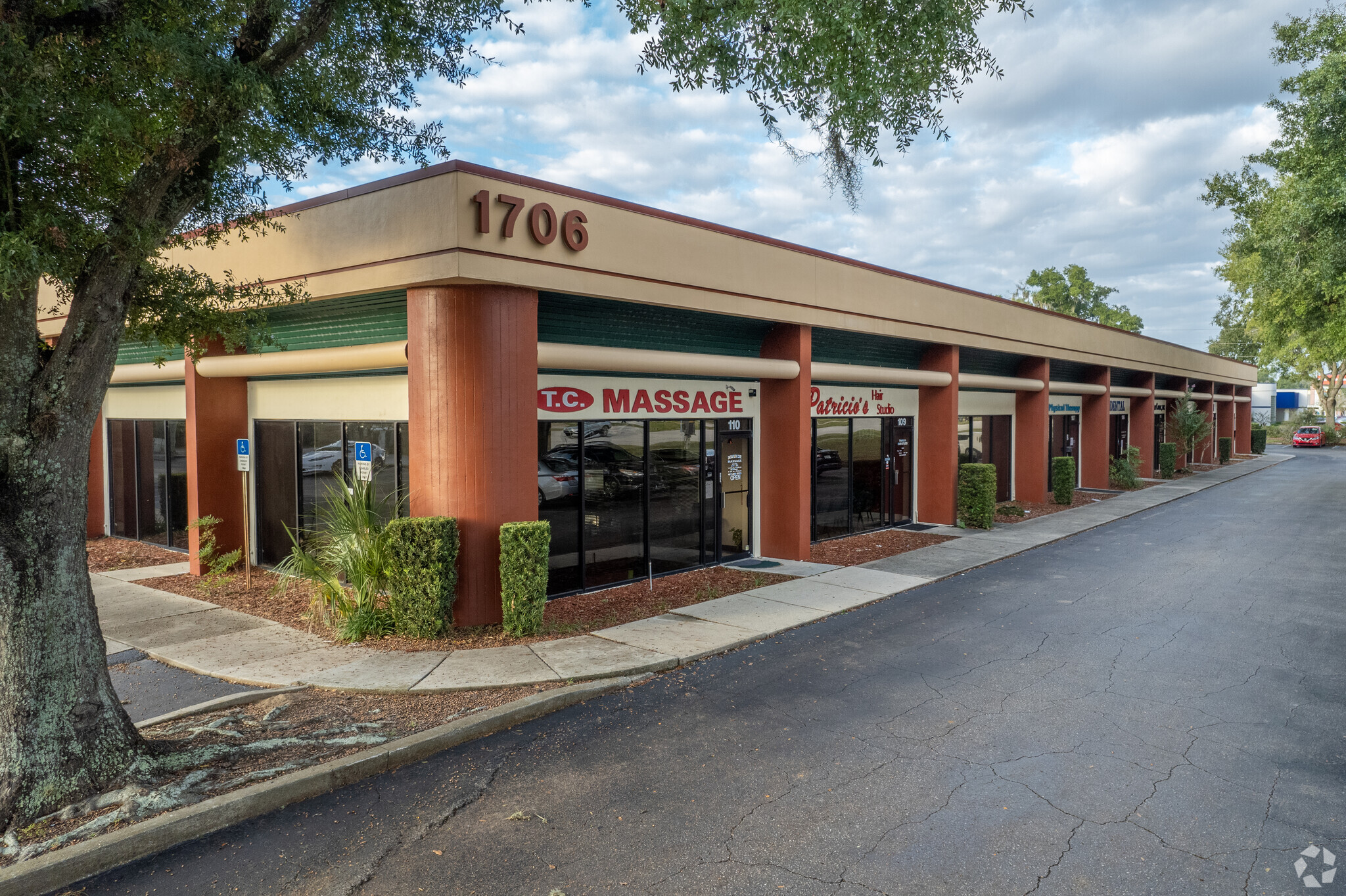 1706 E Semoran Blvd, Apopka, FL for lease Primary Photo- Image 1 of 7