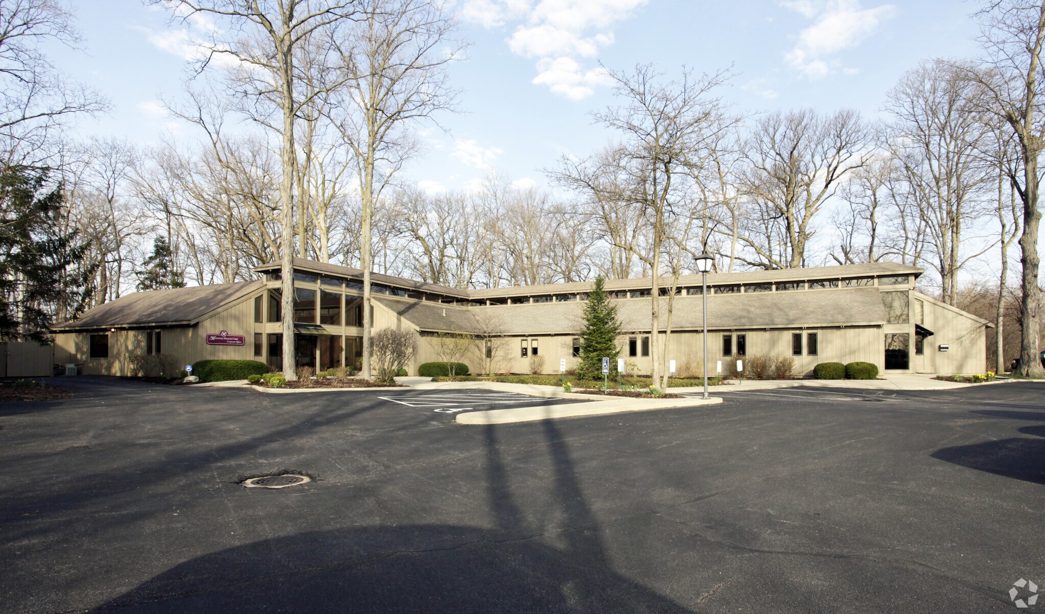 1625 Indian Wood Cir, Maumee, OH for sale Primary Photo- Image 1 of 1