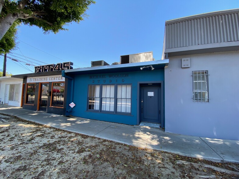 1499 S Robertson Blvd, Los Angeles, CA for lease - Building Photo - Image 3 of 4