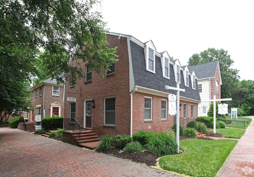 1664 Village Green, Crofton, MD for sale - Primary Photo - Image 1 of 1