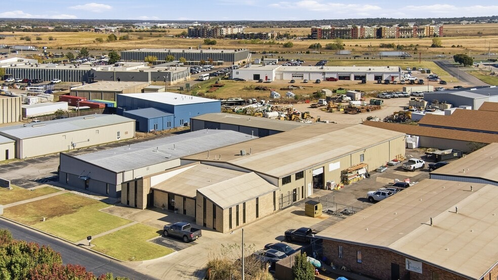 2805 Broce Dr, Norman, OK for sale - Building Photo - Image 2 of 10