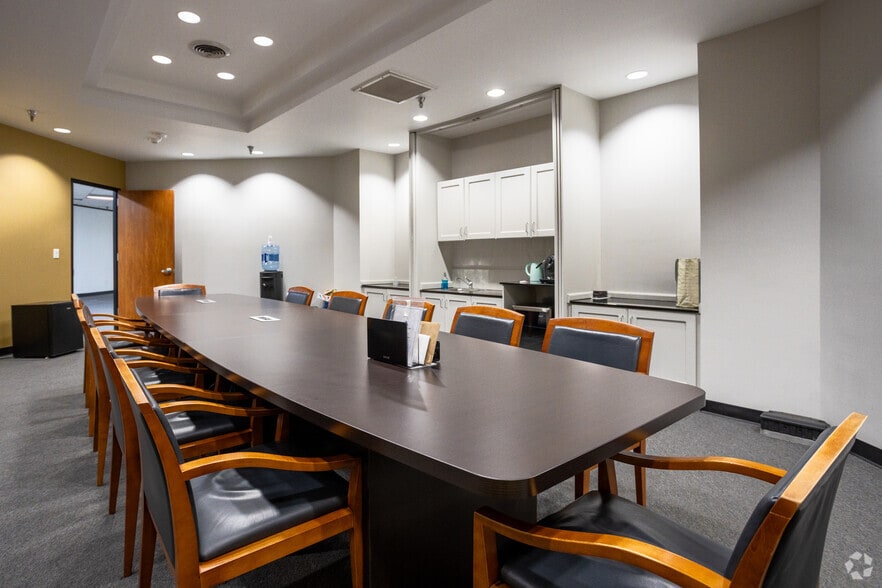 10600 Corporate Dr, Stafford, TX for lease - Interior Photo - Image 3 of 14